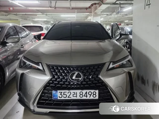 Lexus UX300h 2024 Серебристо-серый из Кореи, фото 3