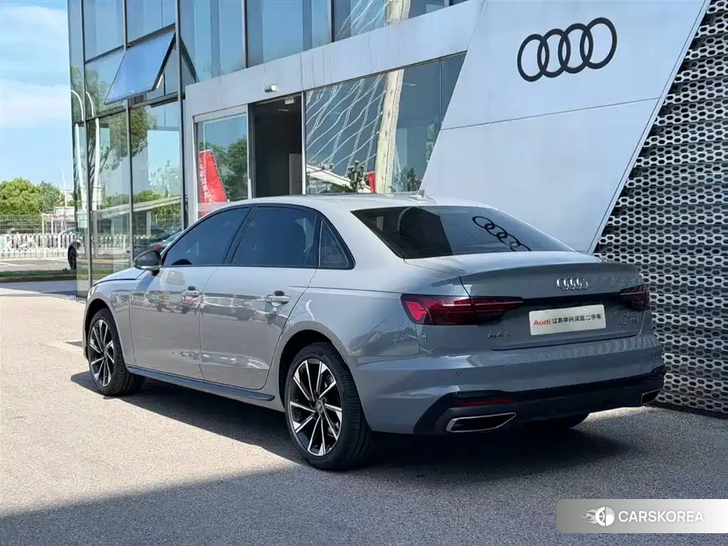 Audi A4L 2026 Silver/gray из Китая, фото 3