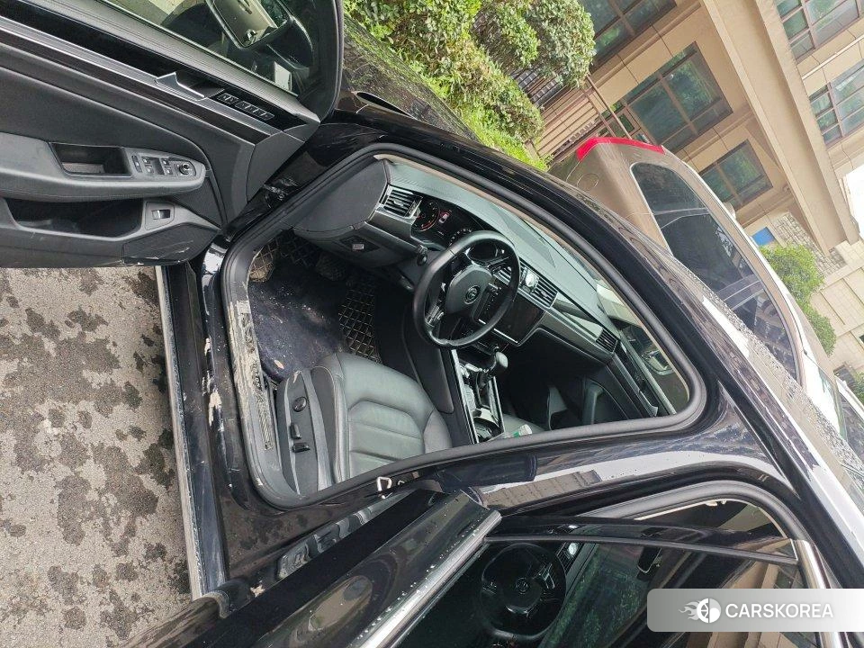 Volkswagen Huiang 2018 Черный из Китая, фото 3