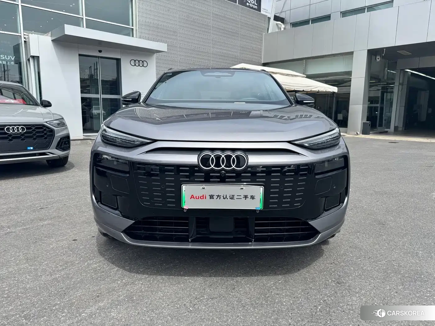 Audi Q6L 2025 Silver/gray из Китая, фото 3