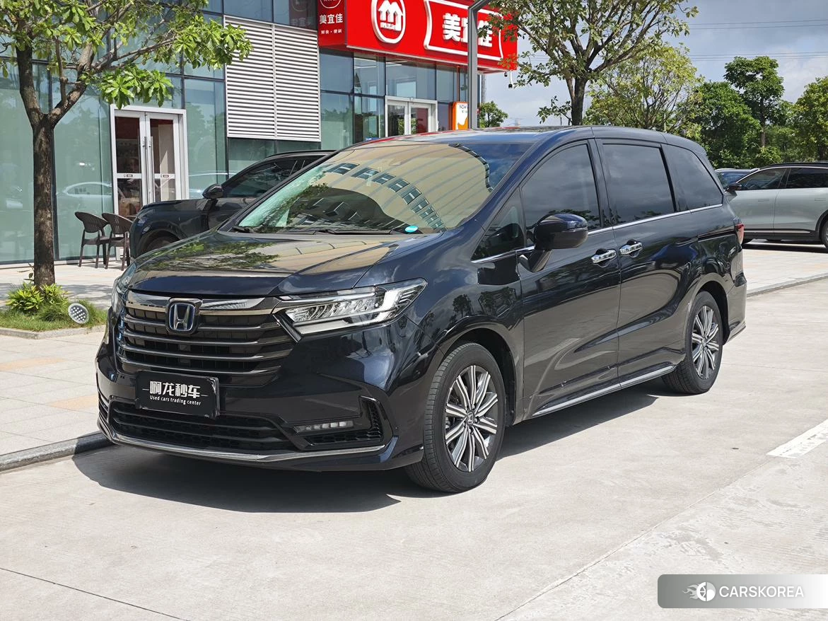Honda Odyssey 2021 Синий из Китая, фото 3