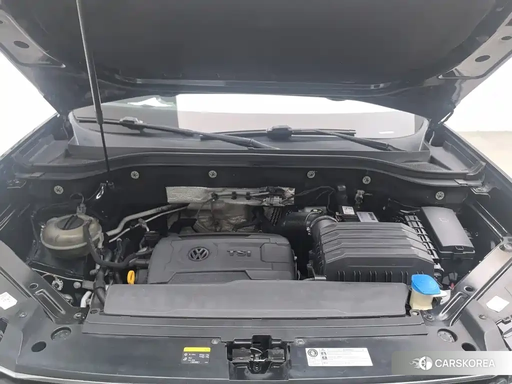 Volkswagen Touareg id 4599566 из Китая 17
