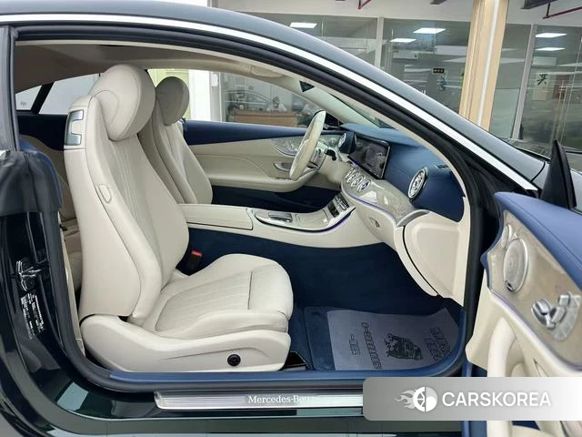 Mercedes-Benz E-class (imported) 2023 Зеленый из Китая, фото 3