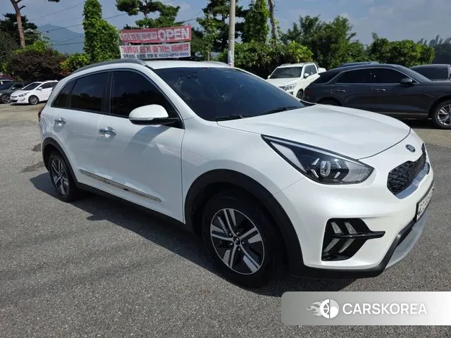 Kia Niro id 3198114 из Кореи 10