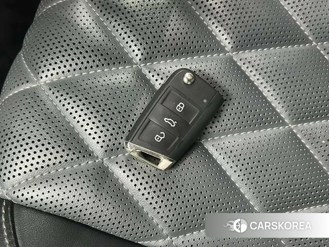 Volkswagen Sagitar id 4240716 из Китая 13