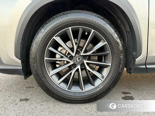 Lexus NX id 4209367 из Китая 17