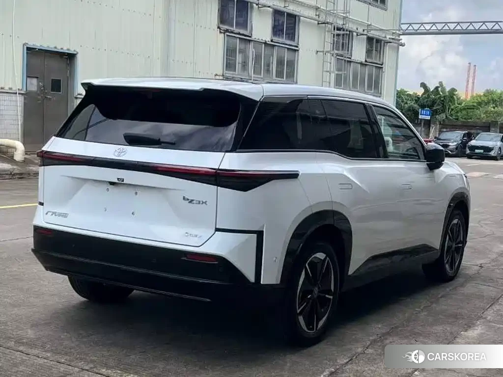 Toyota Platinum Wisdom 3X 2026 Белый из Китая, фото 3