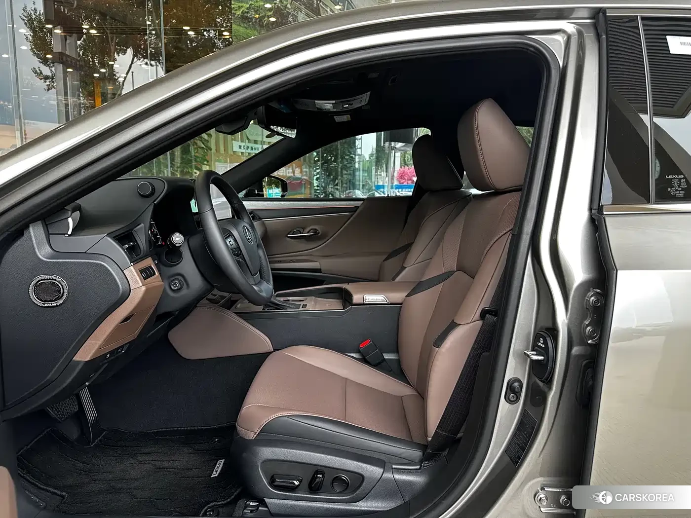 Lexus ES 2025 Silver/gray из Китая, фото 6