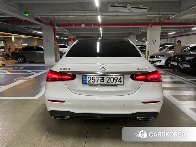 Mercedes-Benz E-Class W213 2023 Белый из Кореи, фото 3