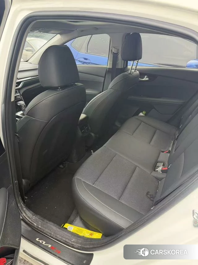 Kia K3 2022 Белый из Китая, фото 3