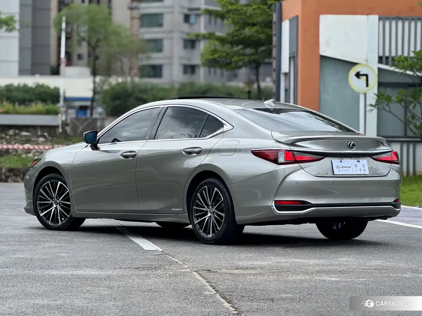 Lexus ES id 4547217 из Китая 8