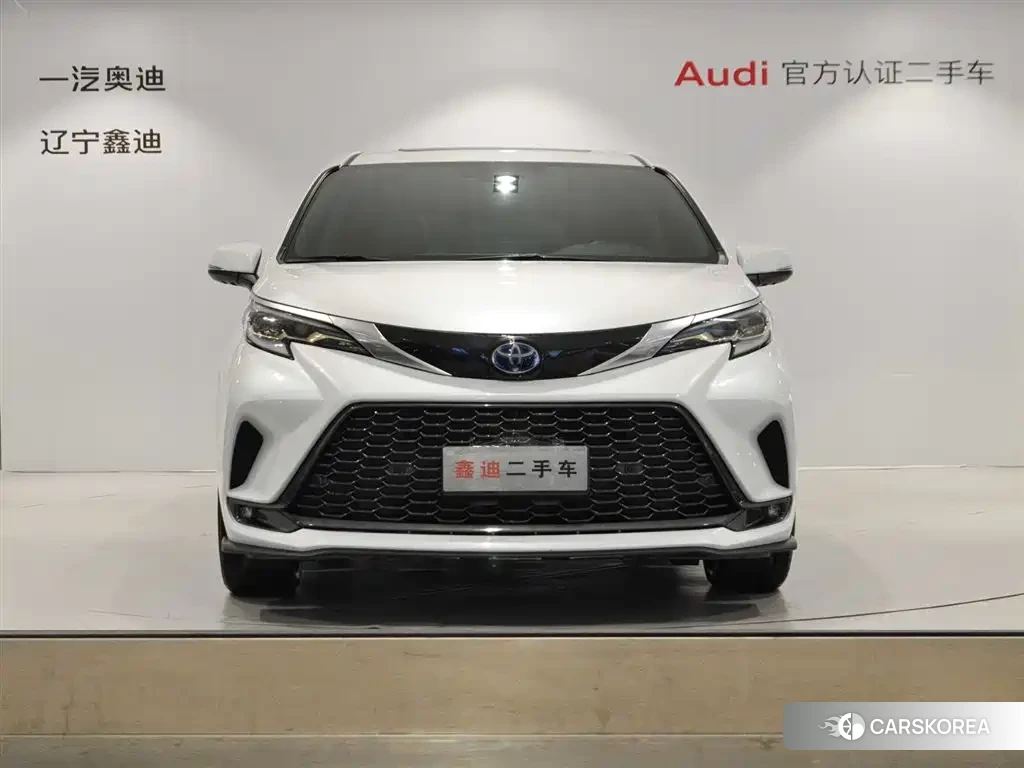 Toyota Granvia 2023 Белый из Китая, фото 3