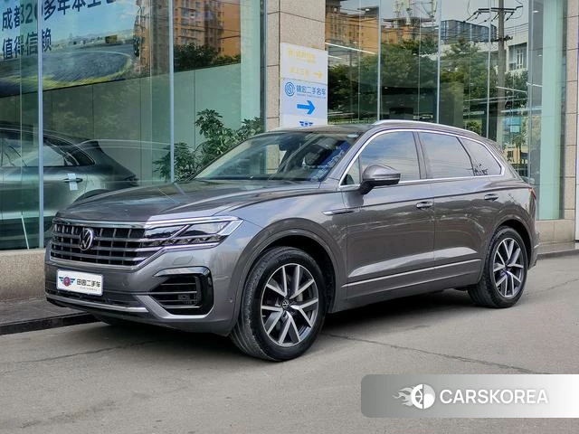 Volkswagen Touareg 2021 Темно-серый из Китая, фото 3