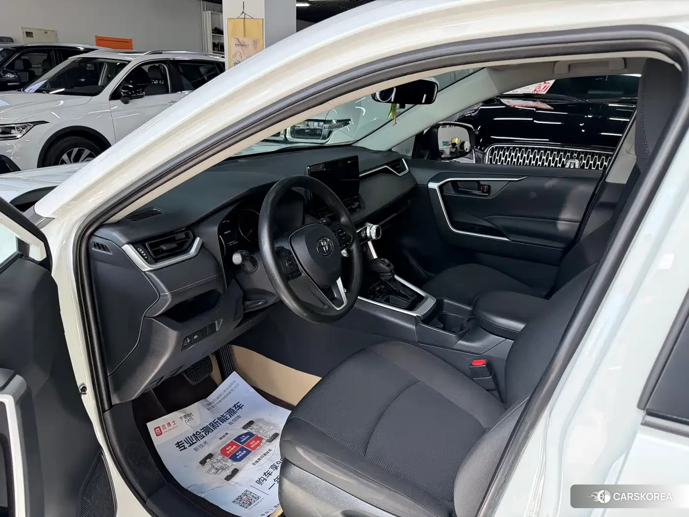 Toyota RAV4 2025 Белый из Китая, фото 3