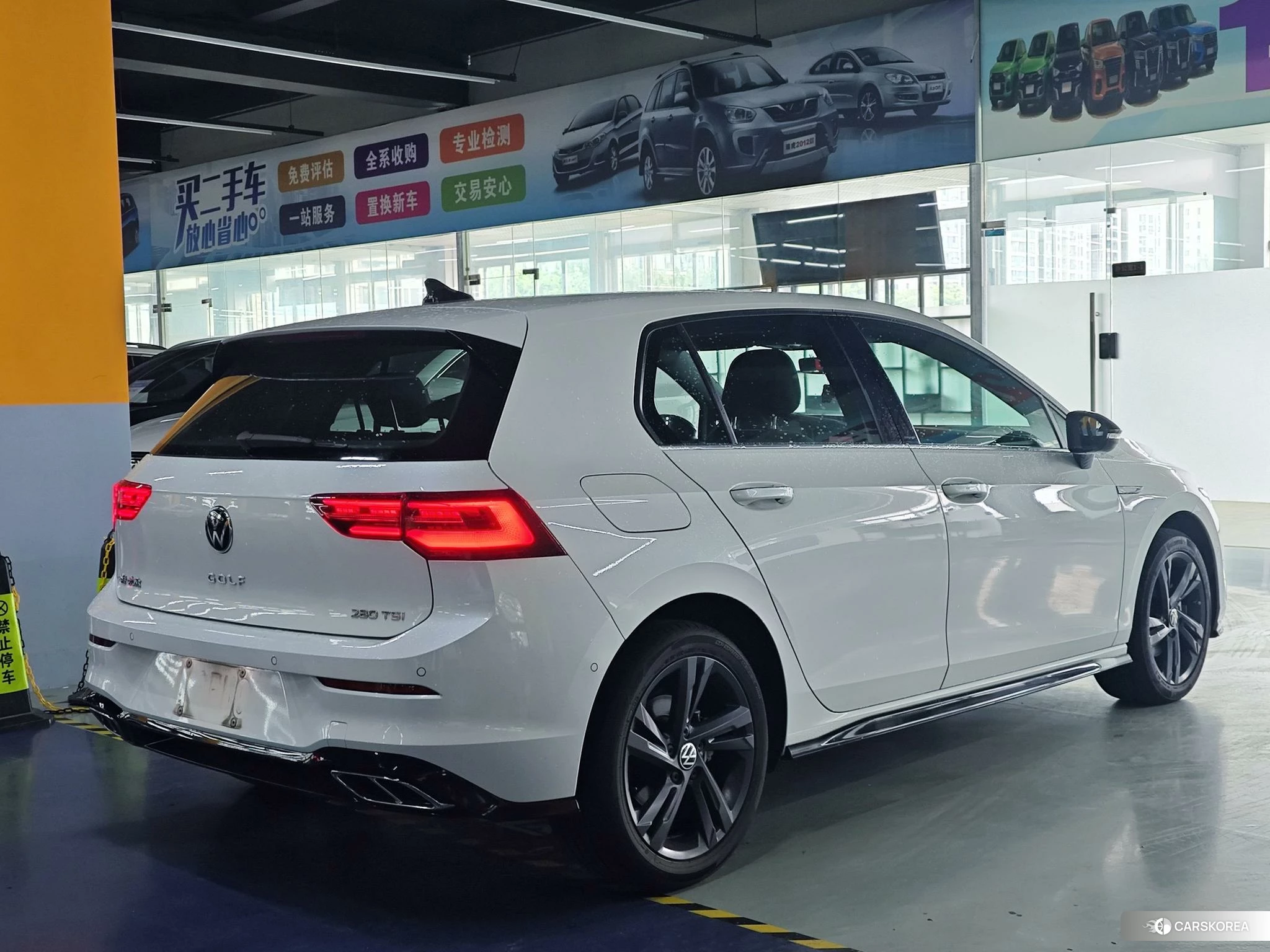 Volkswagen Golf 2022 Белый из Китая, фото 3