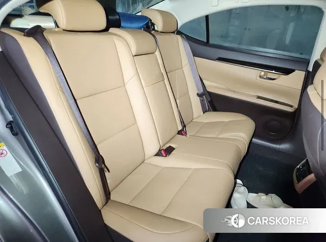 Lexus New ES300h id 3773258 из Кореи 7