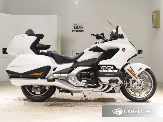 Проданный Honda GL1800 TOUR DCT 2026 из Японии, фото 3