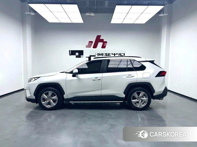 Toyota RAV4 Rongfang 2022 Белый из Китая, фото 3