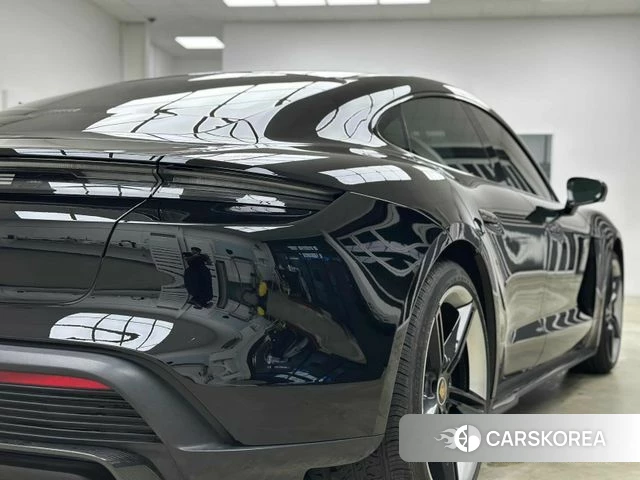Porsche Taycan 2021 Черный из Кореи, фото 4