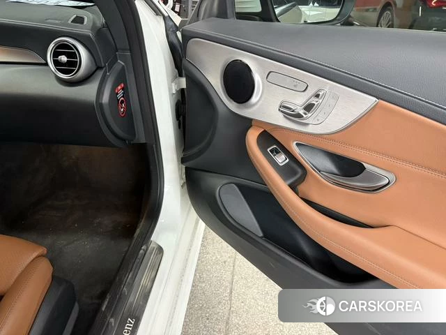 Mercedes-Benz Class C (imported) 2021 Белый из Китая, фото 3