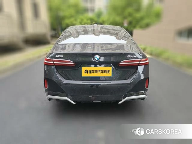 BMW 5 series 2024 Черный из Китая, фото 3