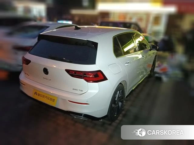 Volkswagen Golf 2024 Белый из Китая, фото 3