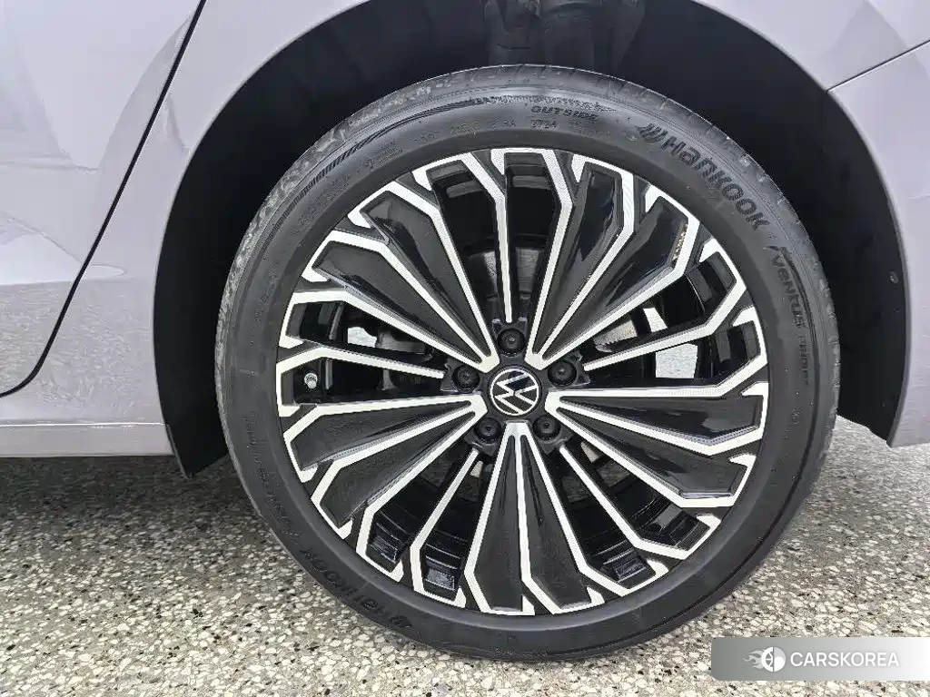 Volkswagen Passat id 4622334 из Китая 7