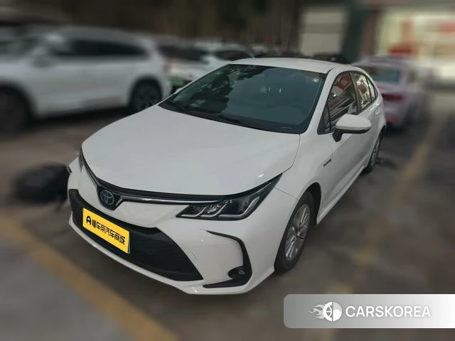Toyota Corolla 2024 Белый из Китая, фото 3