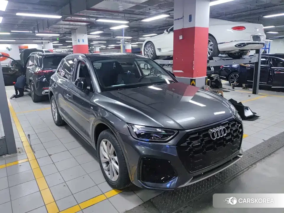 Audi Q5L 2022 Silver/gray из Китая, фото 3