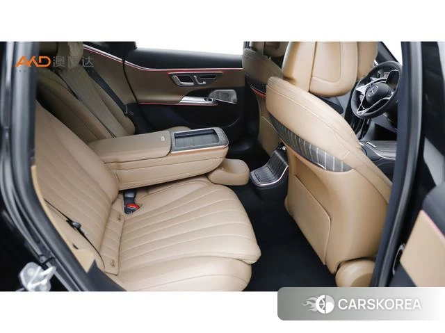 Mercedes-Benz E-class 2024 Черный из Китая, фото 3