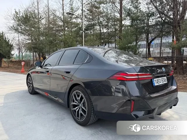 BMW 5 Series (G60) id 3745288 из Кореи 13