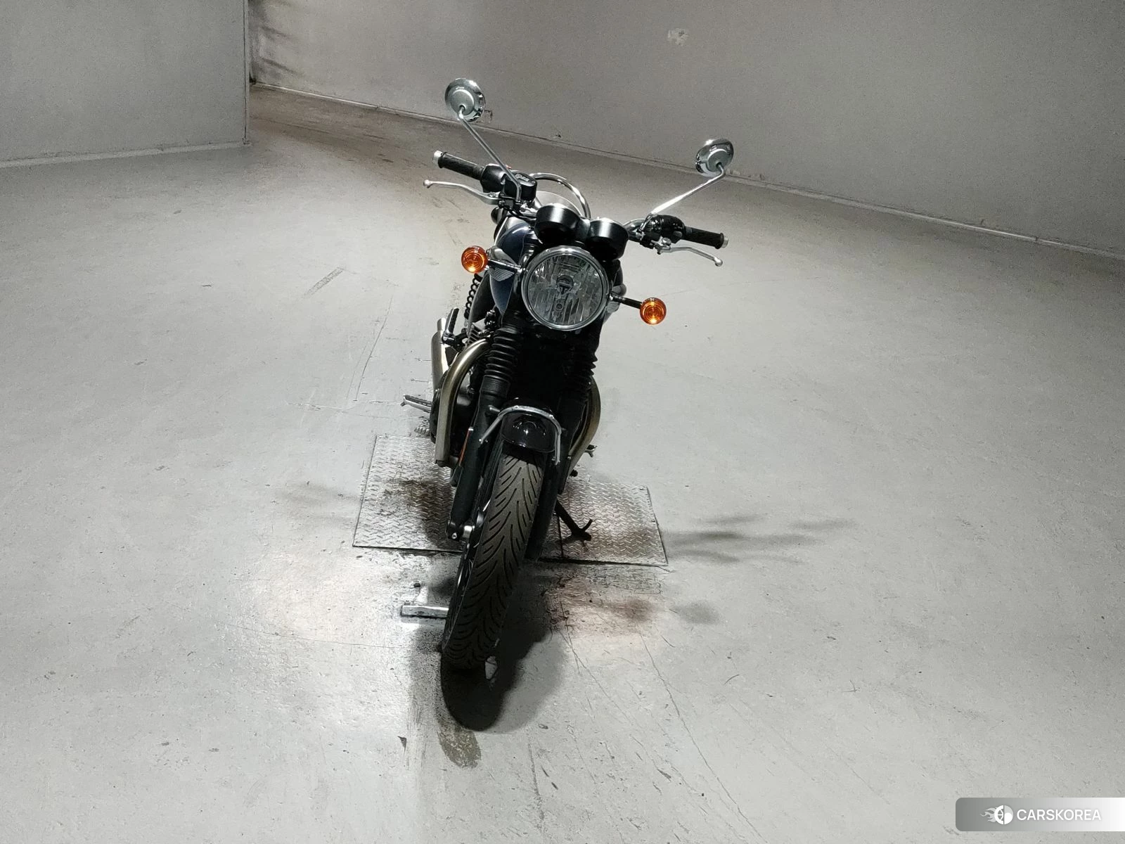 Triumph BONNEVILLE T100 2023 из Японии, фото 2
