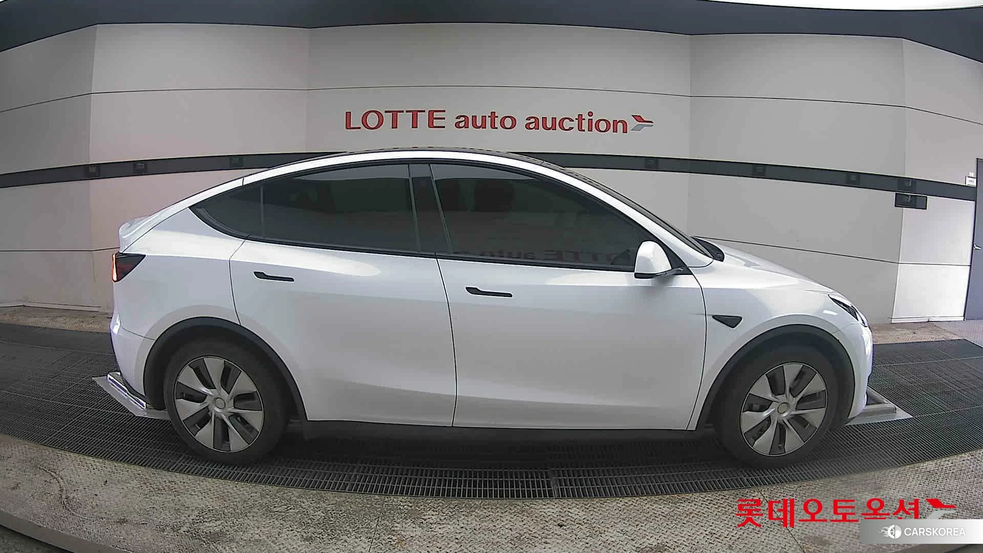 Tesla Model Y RWD id 3888283 из Кореи 23