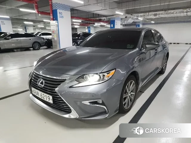 Lexus New ES300h 2018 Серый из Кореи, фото 3