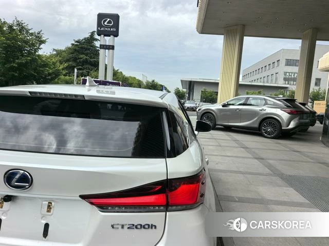 Lexus CT id 4335905 из Китая 10