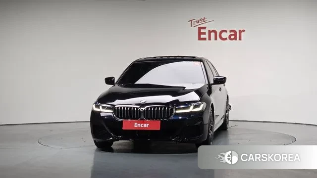 BMW 5 Series (G30) id 3289479 из Кореи 13