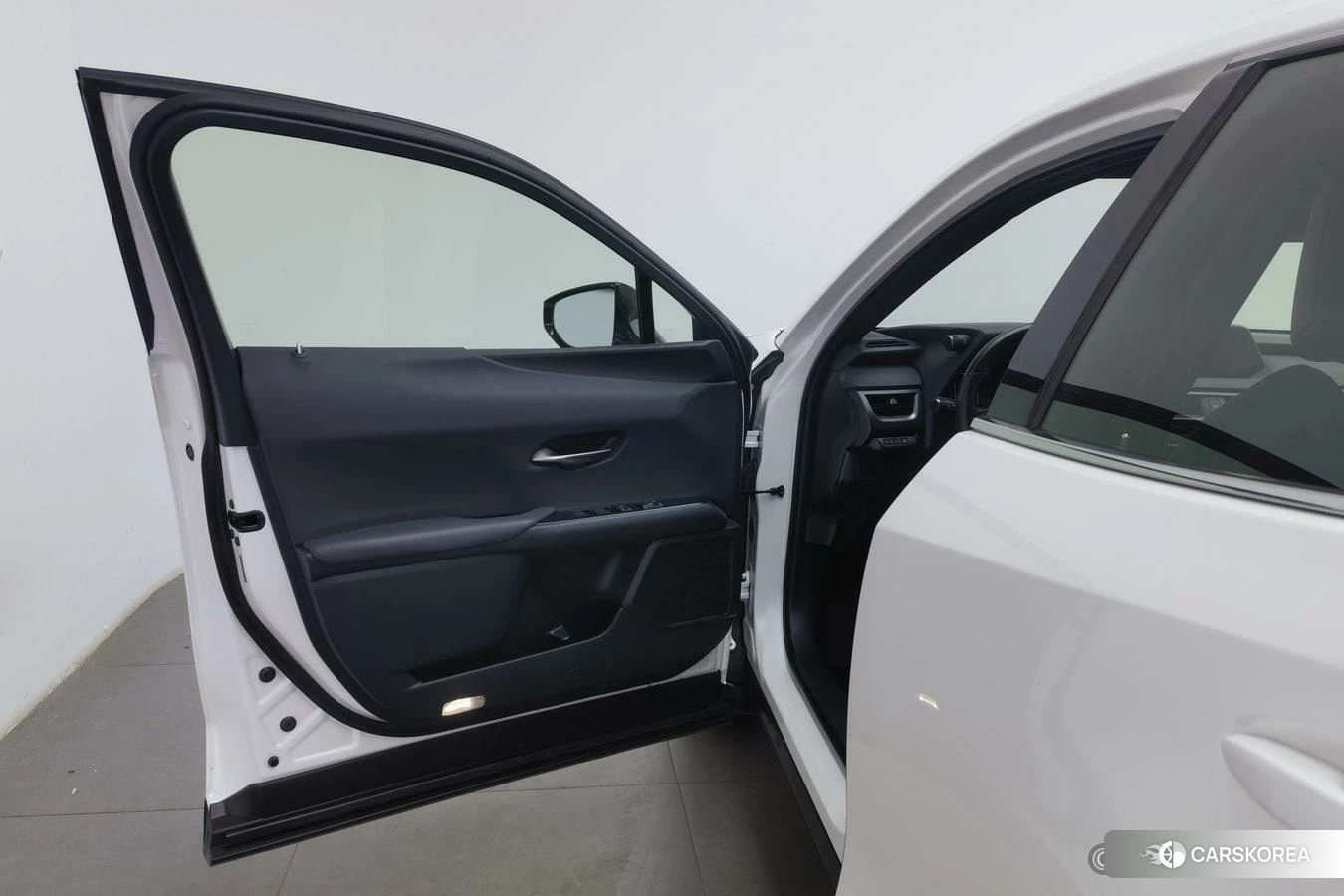 Lexus UX id 4454226 из Китая 17