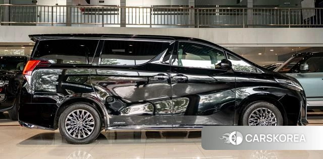 Lexus LM id 4314242 из Китая 23