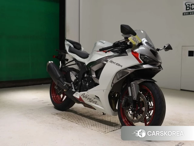 Kawasaki ZX-6R NINJA ABS 2025 из Японии, фото 5