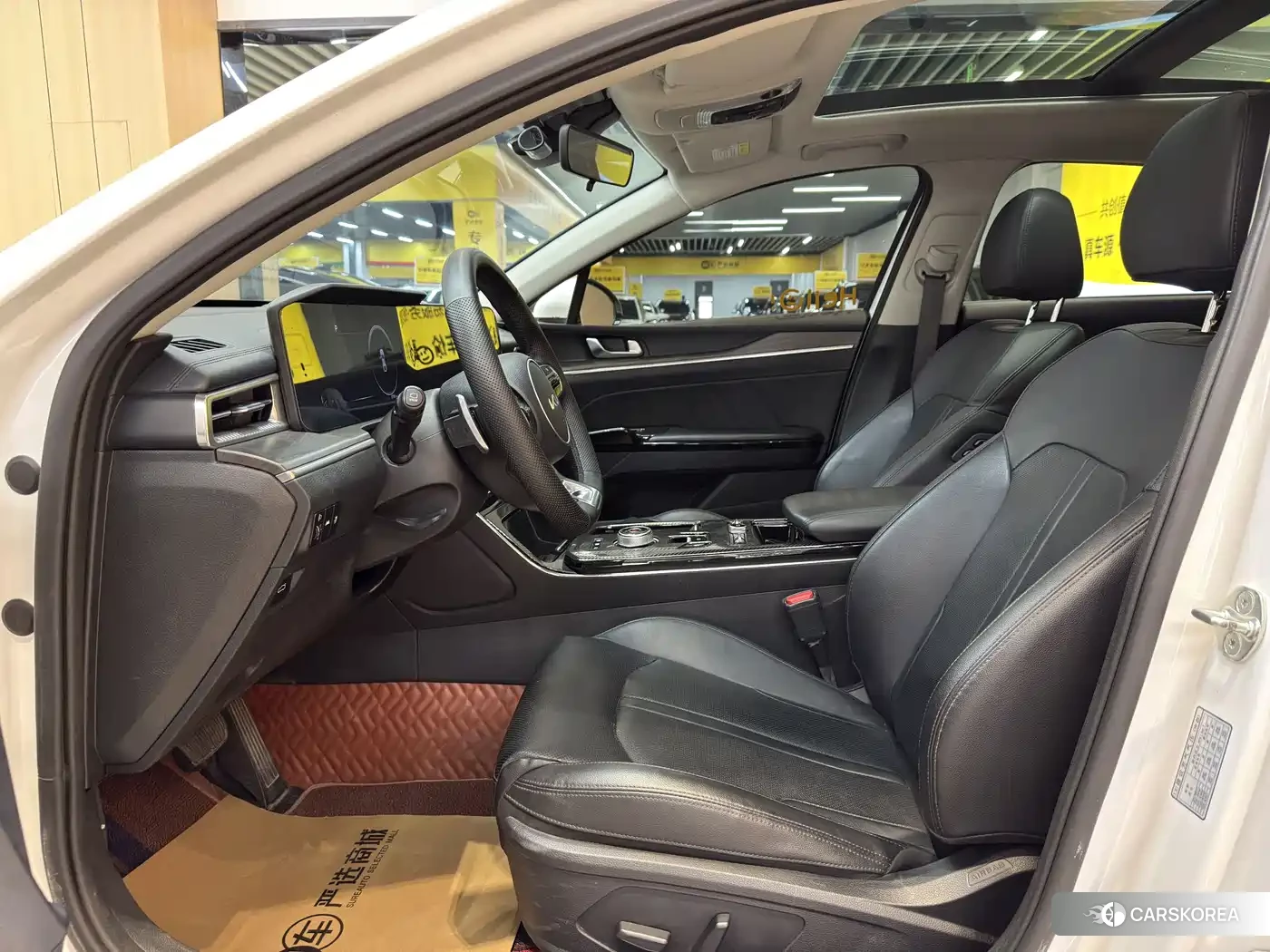 Kia K5 2023 Белый из Китая, фото 5