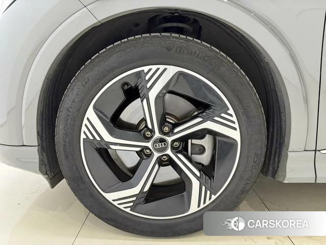 Audi Q4 e-tron id 3993411 из Китая 9