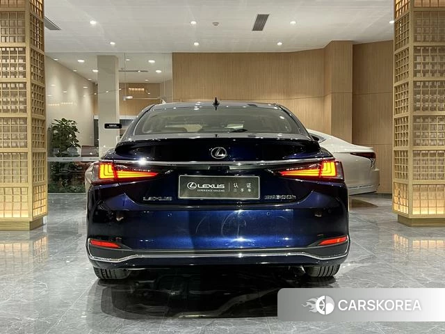 Lexus ES id 4276296 из Китая 10