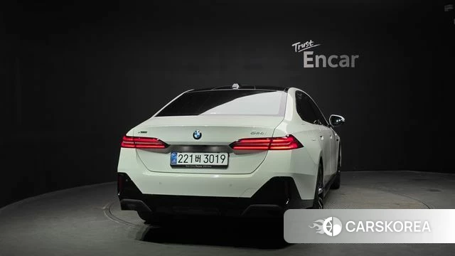 BMW 5 Series (G60) id 4617544 из Кореи 23