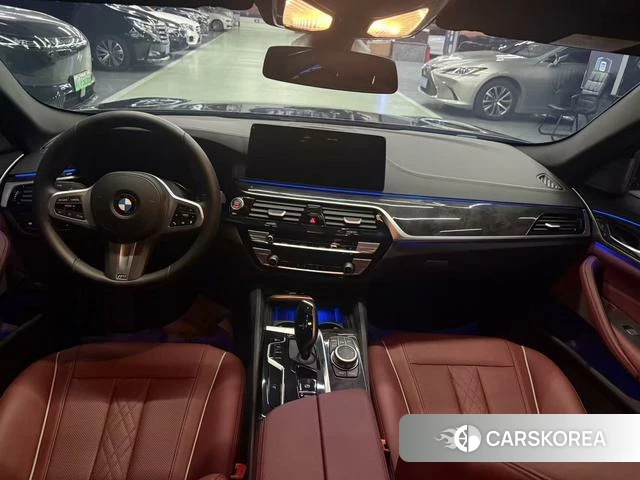 BMW 5 series 2022 Черный из Китая, фото 3