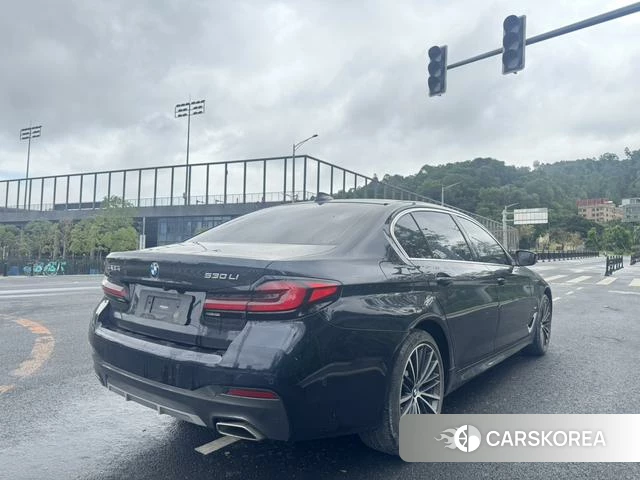 BMW 5 series 2021 Черный из Китая, фото 3