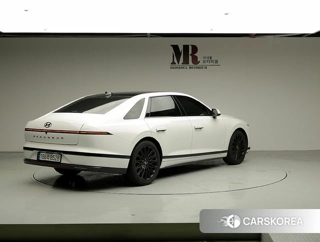 Hyundai Grandeur (GN7) id 4585103 из Кореи 13