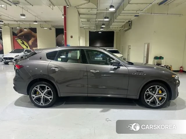 Maserati Levante id 3706837 из Кореи 11