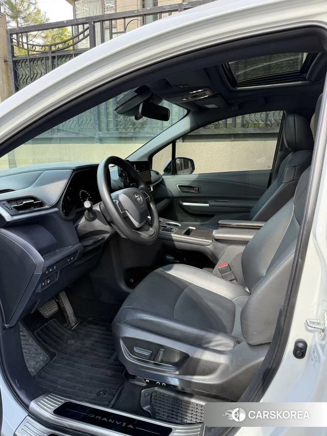 Toyota Grevia 2024 Белый из Китая, фото 6