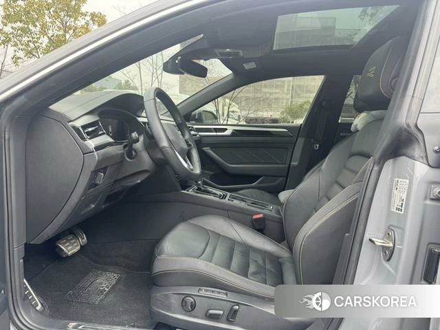 Volkswagen CC 2021 Темно-серый из Китая, фото 3