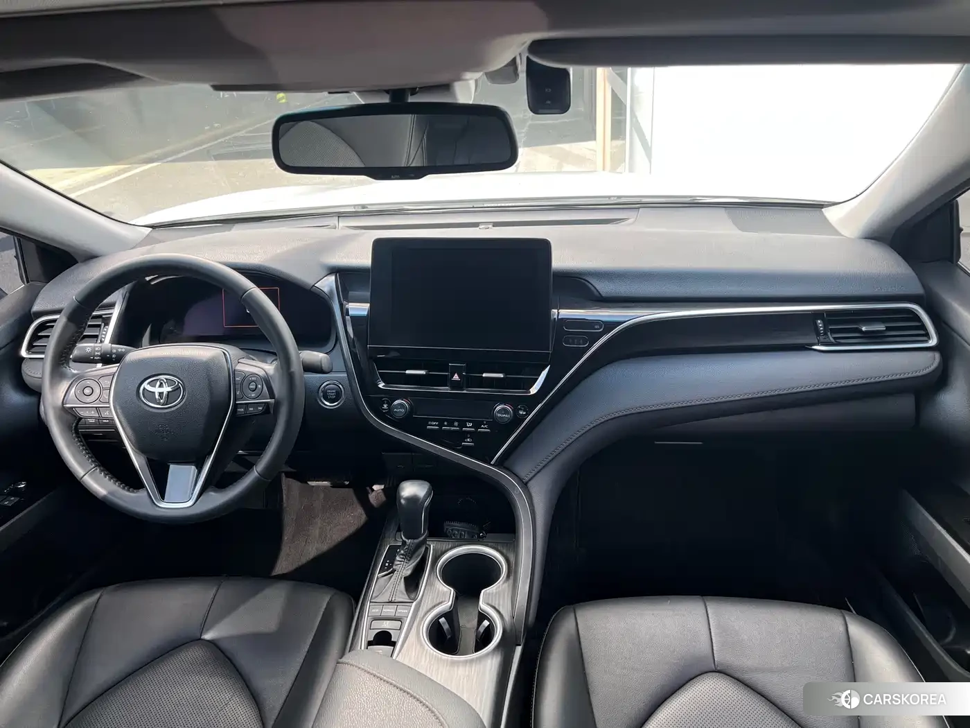 Toyota Camry 2023 Белый из Китая, фото 3